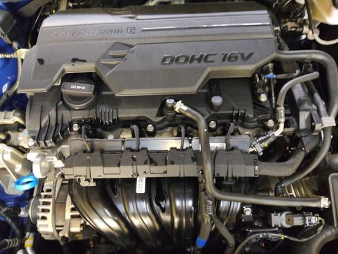 Used 2025 Hyundai Elantra SEL image 30