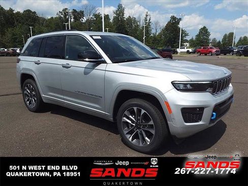 New 2023 Jeep Grand Cherokee Overland w/ Luxury Tech Group IV AWD/4WD image 1