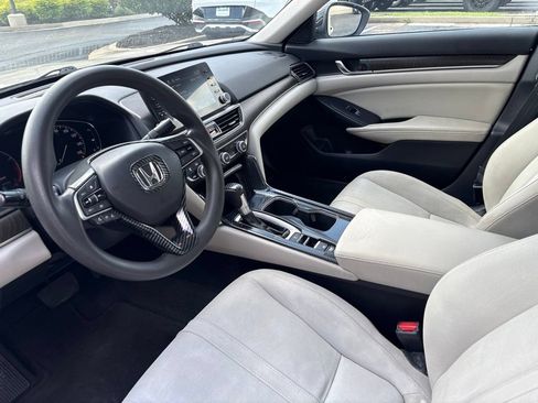 Used 2018 Honda Accord EX image 10