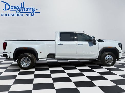 New 2026 GMC Sierra 3500 Denali Ultimate AWD/4WD image 6
