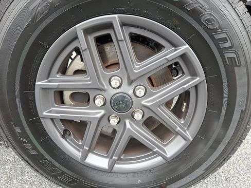 Used 2024 Jeep Gladiator Sport image 10