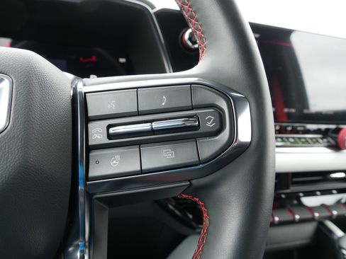 Used 2024 GMC Canyon AT4X image 21