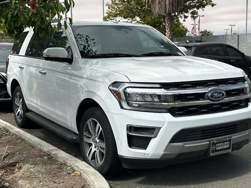 Used 2024 Ford Expedition Limited RWD image 2
