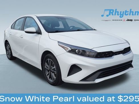 Used 2023 Kia Forte LXS image 1
