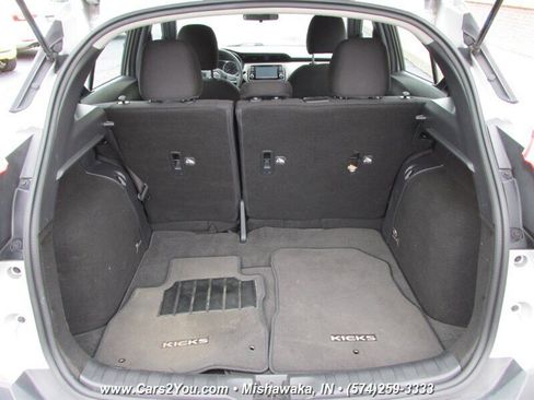 Used 2020 Nissan Kicks S image 14