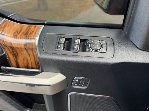 Used 2019 Ford F150 Lariat w/ Trailer Tow Package AWD/4WD image 36