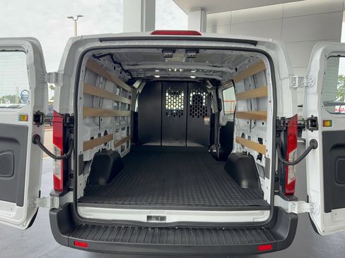 Certified 2025 Ford Transit 250 Low Roof w/ Exterior Upgrade Package RWD image 9