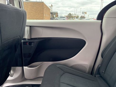 Used 2023 Chrysler Voyager LX FWD image 46