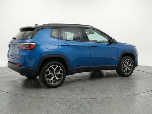 Used 2025 Jeep Compass Limited AWD/4WD image 9