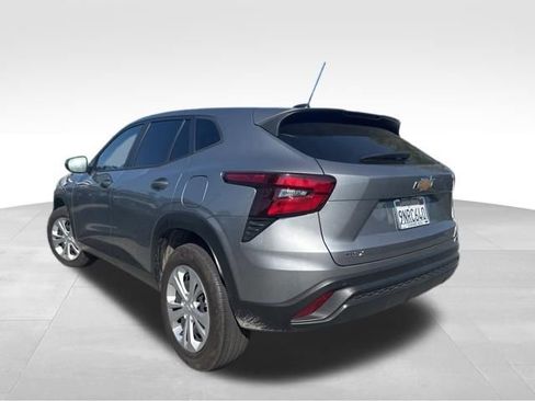 Certified 2024 Chevrolet Trax LS w/ Driver Confidence Package FWD image 4