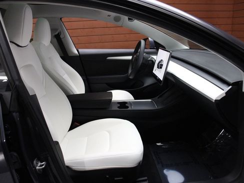 Used 2023 Tesla Model 3 Standard Range image 27