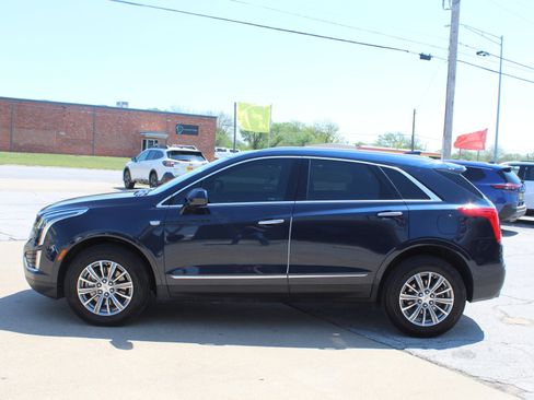 Used 2017 Cadillac XT5 Luxury w/ Driver Awareness Package image 9