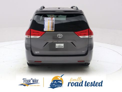 Used 2012 Toyota Sienna LE FWD image 5
