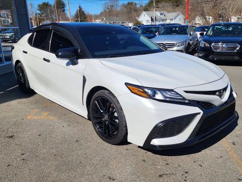 Used 2023 Toyota Camry XSE image 3