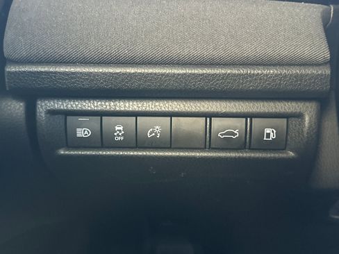 Used 2025 Toyota Camry LE image 27