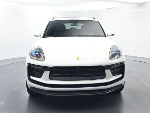 Certified 2026 Porsche Macan AWD/4WD image 18