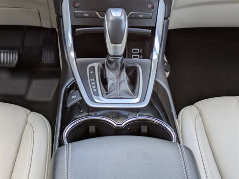 Used 2016 Ford Edge Titanium w/ Technology Package image 20