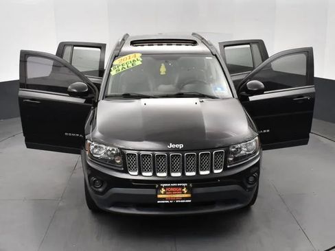 Used 2014 Jeep Compass Latitude w/ Sun/Sound Group AWD/4WD image 10