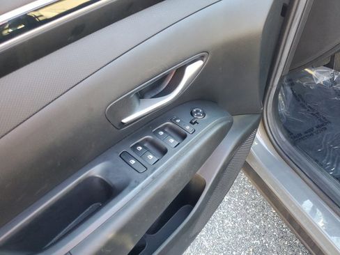 Used 2022 Hyundai Santa Cruz SEL Premium image 15