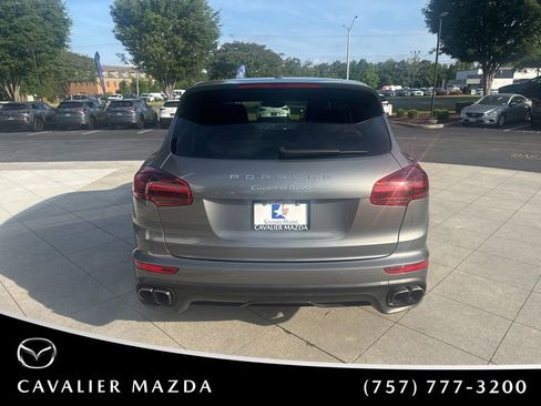 Used 2018 Porsche Cayenne Turbo AWD/4WD image 4