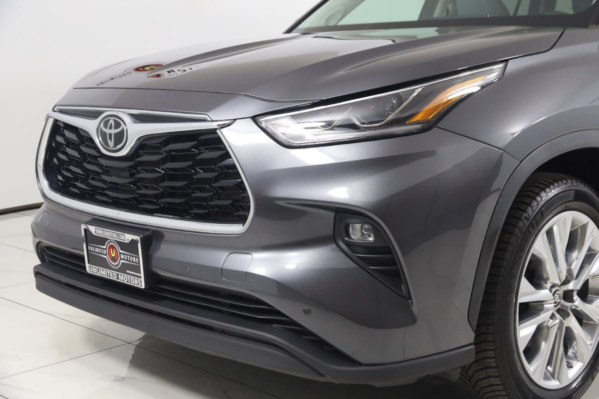 Used 2023 Toyota Highlander Limited AWD/4WD image 54