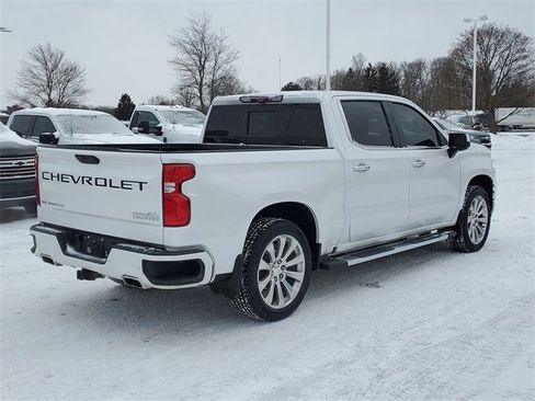 Used 2020 Chevrolet Silverado 1500 High Country w/ Technology Package image 3