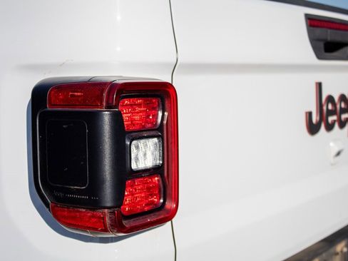 Used 2020 Jeep Gladiator Rubicon image 36