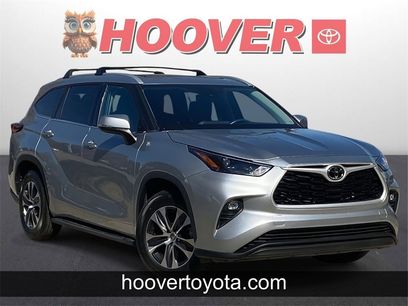 Used 2022 Toyota Highlander XLE