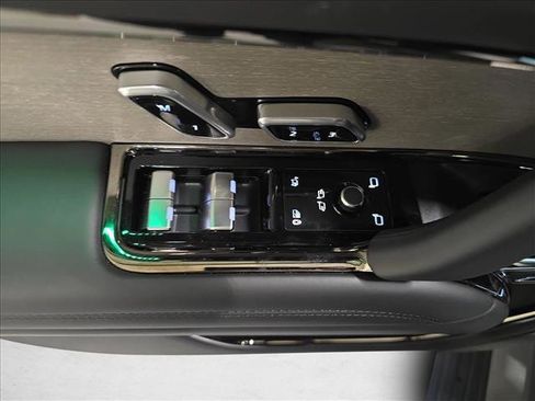 New 2026 Land Rover Range Rover SV image 29