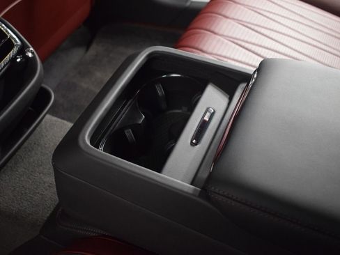 Used 2023 Bentley Flying Spur V8 image 23