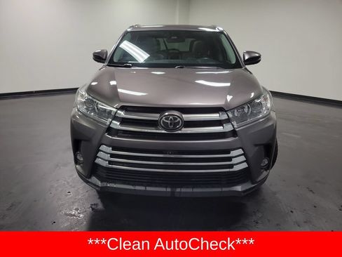 Used 2019 Toyota Highlander Limited Platinum AWD/4WD image 2