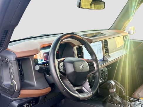 Used 2024 Ford Bronco Outer Banks AWD/4WD image 9