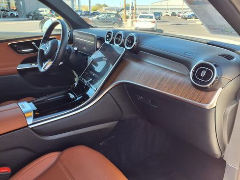 Used 2024 Mercedes-Benz GLC 300 4MATIC image 18