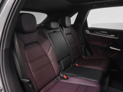 Used 2025 Porsche Cayenne E-Hybrid image 26