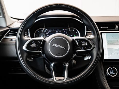 Used 2021 Jaguar F-PACE S image 41