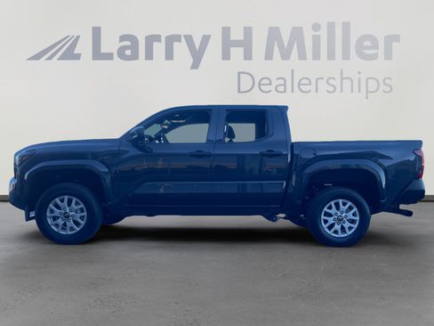 Certified 2025 Toyota Tacoma SR image 2