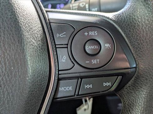 Used 2019 Toyota Camry LE FWD image 6