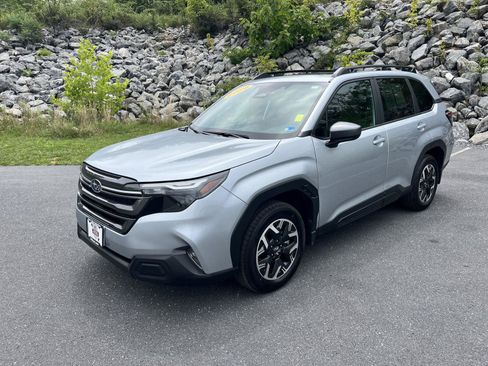 Certified 2026 Subaru Forester Premium w/ Premium/Limited Package AWD/4WD image 4