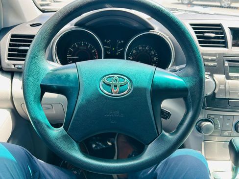 Used 2012 Toyota Highlander FWD image 20