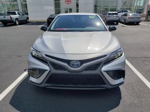 Used 2022 Toyota Camry SE w/ Convenience Package FWD image 2