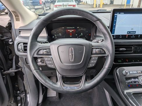 Used 2022 Lincoln Nautilus FWD w/ Premium Package image 13