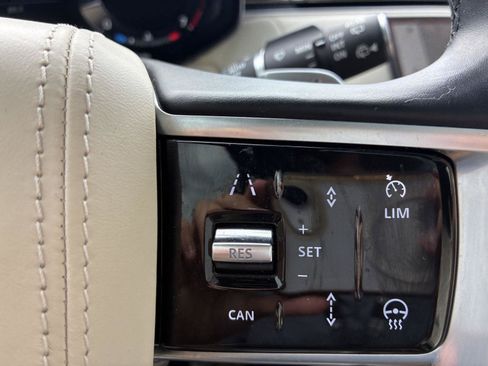 Used 2023 Land Rover Range Rover Long Wheelbase SE AWD/4WD image 11