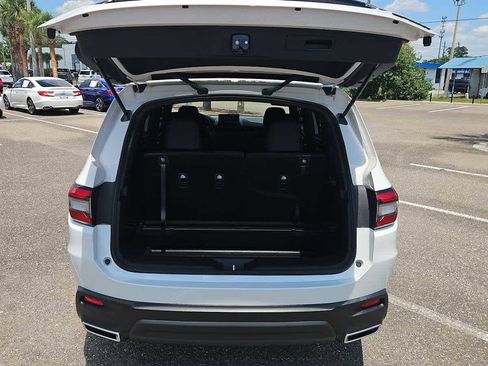 Certified 2025 Honda Pilot Sport image 19