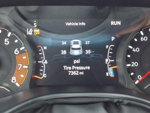 Used 2024 Jeep Compass Limited image 19