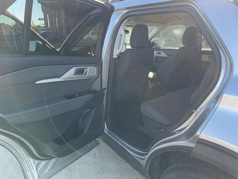 Used 2025 Ford Explorer Active image 9