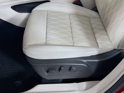 Used 2022 Buick Envision Avenir w/ Technology Package II image 24