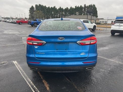 Used 2020 Ford Fusion SE image 4