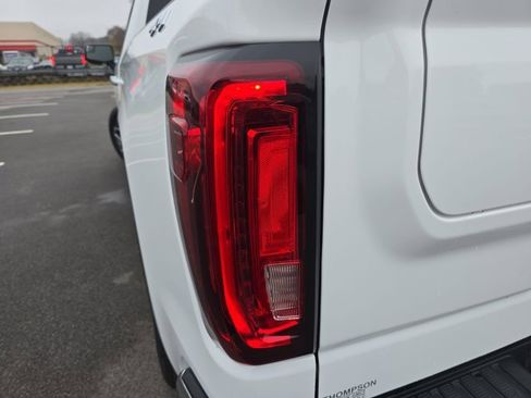 Used 2024 GMC Sierra 1500 SLT w/ SLT Convenience Package image 34