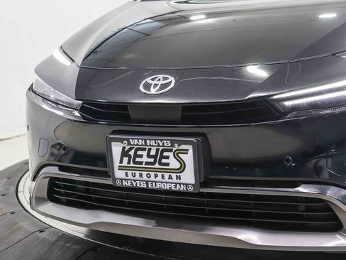 Used 2024 Toyota Prius XLE AWD/4WD image 8
