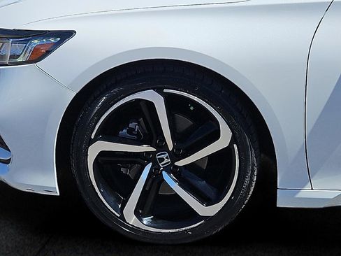 Used 2018 Honda Accord Sport image 8